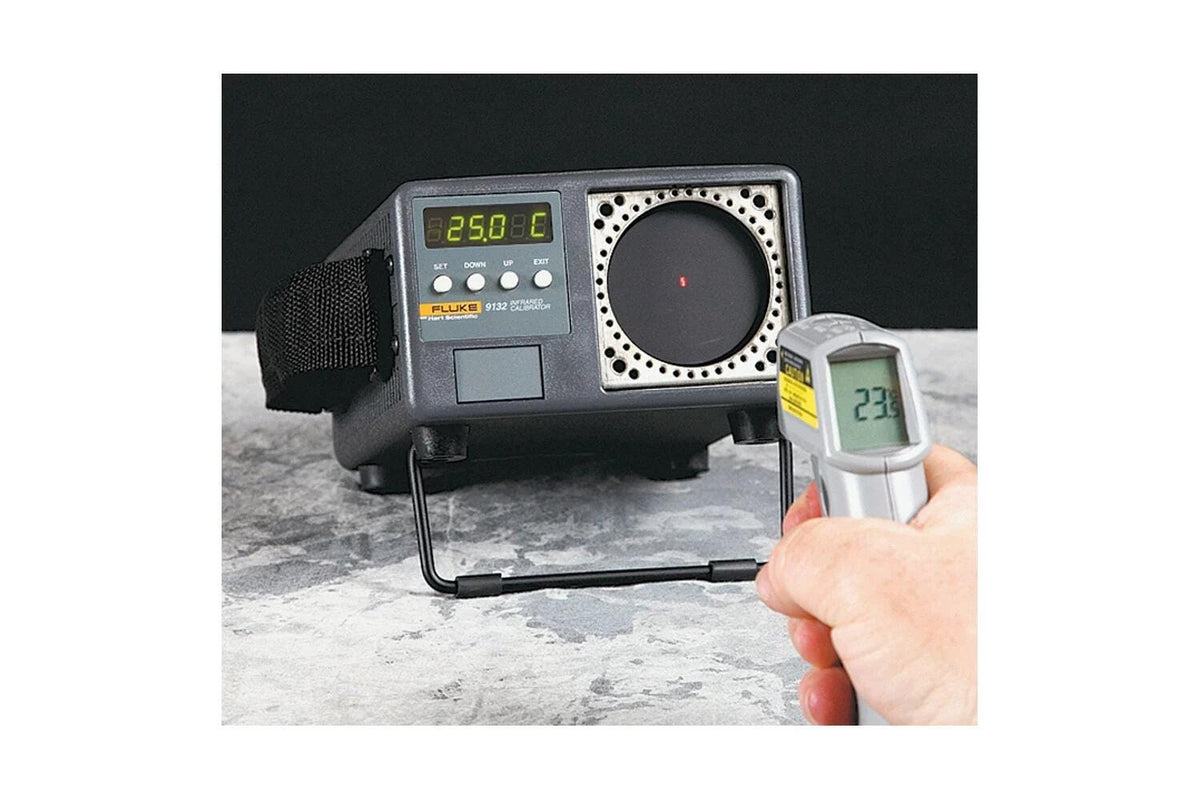 9132/9133 Portable Infrared Calibrator